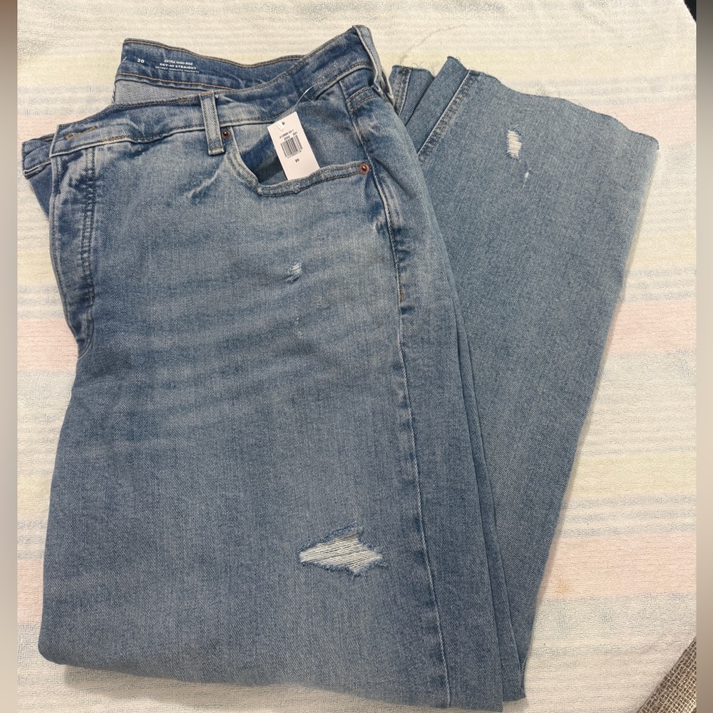 Old Navy never worn Light Blue Distressed Straight Leg Jeans